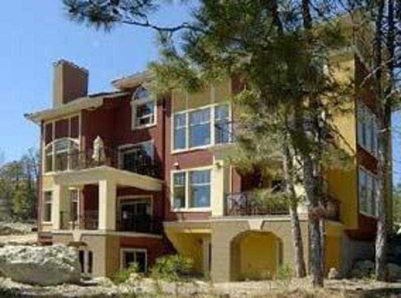 Bellasera Tuscan Villas Kelowna Exterior foto